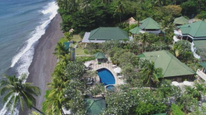 Гостиница Poinciana Resort  Tejakula